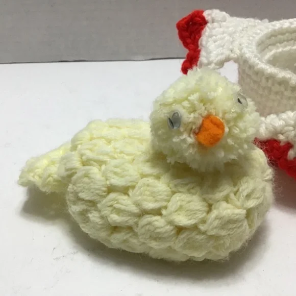 Crochet Chicken with baby chick - Picture 7 of 8